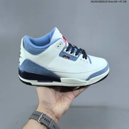 头层带半码 Levi's x Air Jordan 3 "All-star" 李维斯 全明星限定 白蓝 AJ3 乔丹3代 aj3 乔3 丹宁白蓝 男女同款 乔丹篮球鞋系列 鞋系列鞋款在延续Air Jordan 3经典轮廓的基础上,巧妙融入Levi's标志性的丹宁工艺与细节,营造出兼具复古质感与街头风格的独特气质;鞋款摒弃了标志性的大象纹设计,鞋头、鞋跟与鞋带孔处,将质感细腻的白色光面皮革与柔软的蓝色丹宁布拼接相融,冷暖撞色既营造出简约利落的视觉美感,又悄然致敬了李维斯经典的工装基因.鞋舌处Jumpxman Logo采用红色点缀,添上一抹亮眼的点睛之笔,鞋跟处的蓝色Nike Air标识,则让鞋款与乔丹品牌的经典历史一脉相承;鞋侧饰有红色Levi's标签,彰显联名身份.最后以白蓝双色中底搭配蓝红橡胶外底及Nike字样完善c整体设计收尾. 货号:IR0912-400(2026.03.01发售) HL001800518 B
